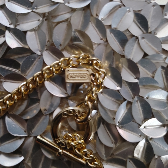 COACH MEDALLION CHARM STATEMENT NECKLACE NEW - Picture 2 of 7